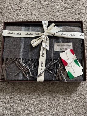 Made in Italy Plaid Scarf NWT in Box